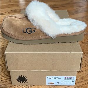 Girls Ugg Cozy Slippers Size 1–NIB